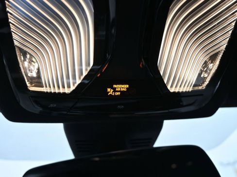 Used 2022 BMW M3 Competition w/ M Carbon Exterior Package AWD/4WD image 31