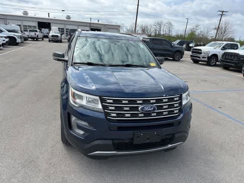 Used 2017 Ford Explorer XLT w/ Equipment Group 202A image 24