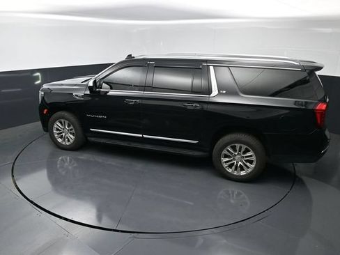 Used 2022 GMC Yukon XL SLT AWD/4WD image 16