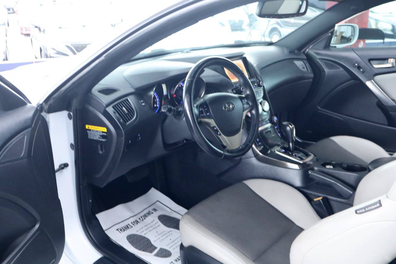 Used 2014 Hyundai Genesis 2.0T RWD image 14