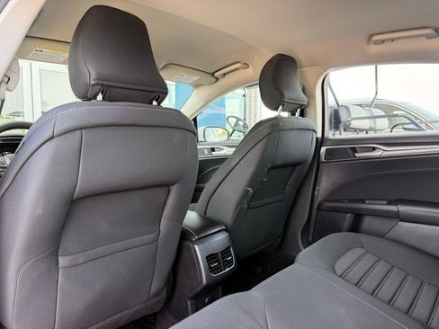 Used 2019 Ford Fusion SE FWD image 15