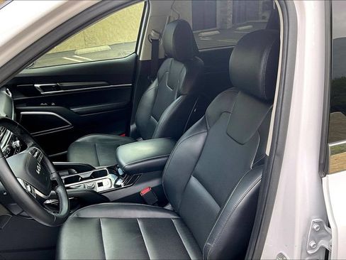 Certified 2022 Kia Telluride LX FWD image 14