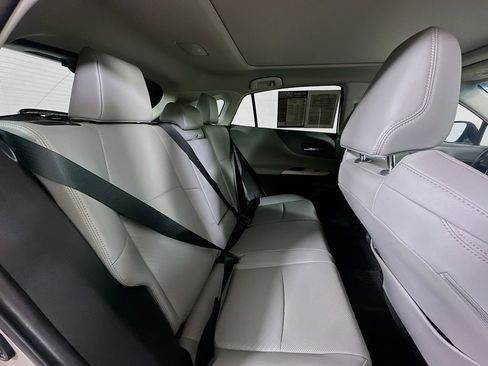 Used 2023 Toyota Venza Limited image 11