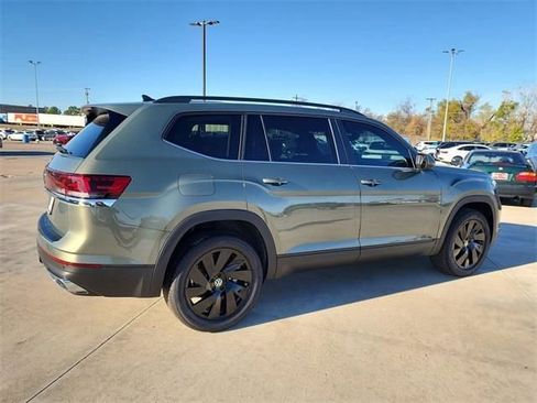 New 2026 Volkswagen Atlas SE FWD image 2