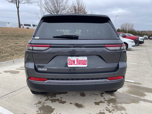 New 2026 Jeep Grand Cherokee Altitude AWD/4WD image 5