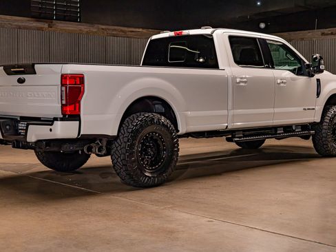 Used 2021 Ford F250 Lariat image 10