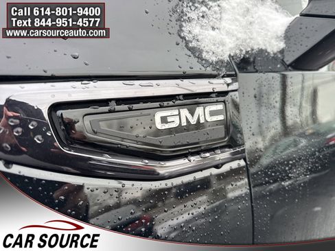 Used 2024 GMC Yukon Denali Ultimate image 3
