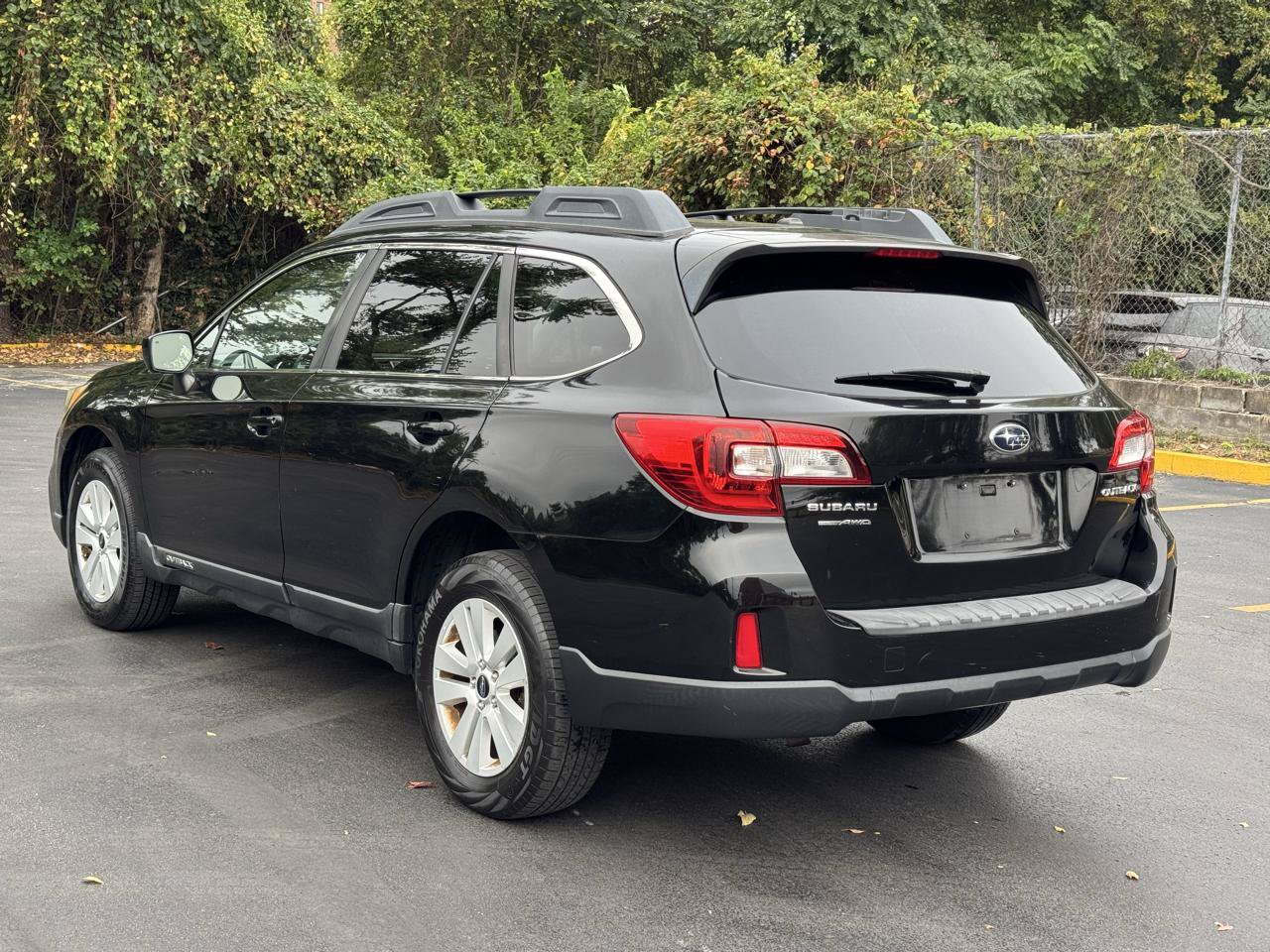 Used 2015 Subaru Outback 2.5i Premium AWD/4WD image 5