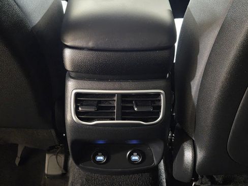 Used 2022 Hyundai Santa Fe SEL FWD image 15