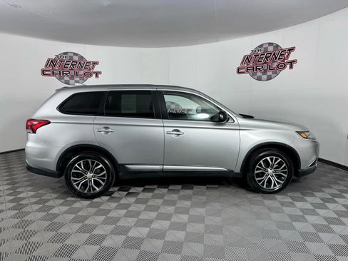 Used 2018 Mitsubishi Outlander ES image 8