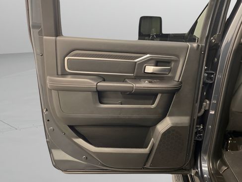 Used 2025 RAM 2500 Big Horn AWD/4WD image 18