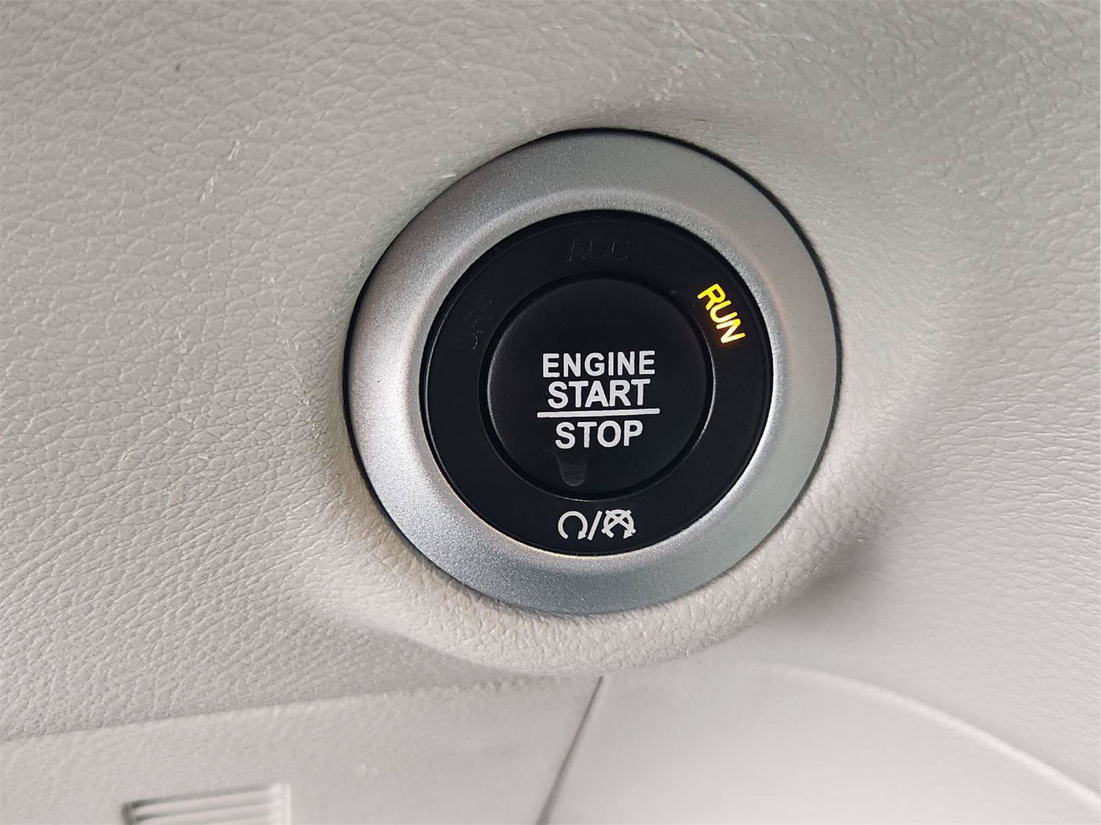 Used 2024 Chrysler Pacifica Touring-L FWD image 21