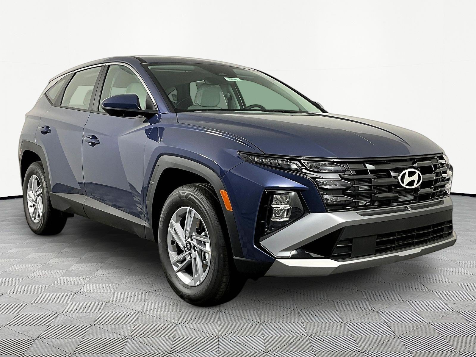 New 2026 Hyundai Tucson SE AWD/4WD image 3