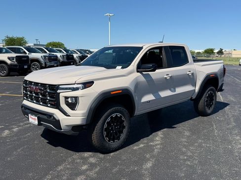 New 2026 GMC Canyon AT4 AWD/4WD image 2