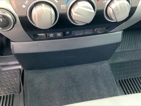 Used 2020 Toyota Tundra SR5 AWD/4WD image 35