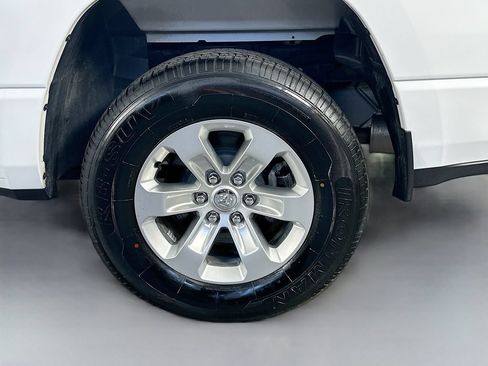 Used 2024 RAM 1500 Laramie AWD/4WD image 34
