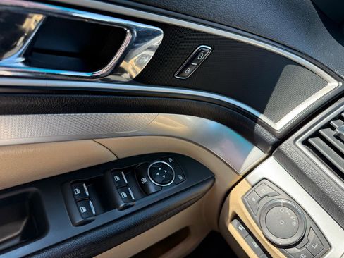 Used 2016 Ford Explorer XLT w/ Equipment Group 202A image 29