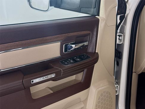 Used 2017 RAM 3500 Laramie image 11