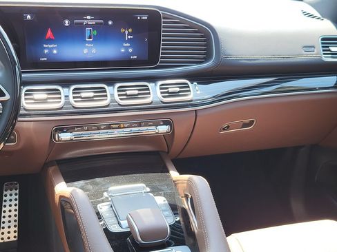 Used 2025 Mercedes-Benz GLS 450 4MATIC image 34