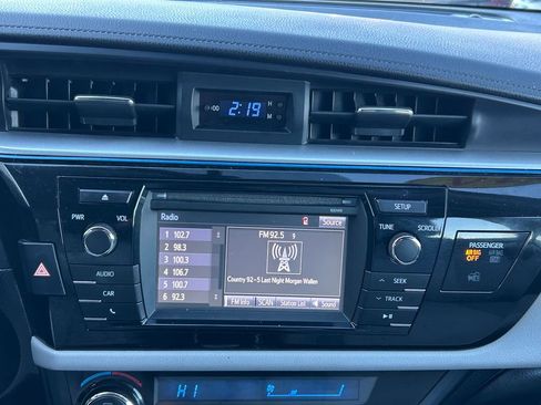 Used 2014 Toyota Corolla LE image 26