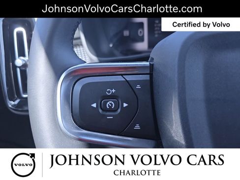 Certified 2025 Volvo XC40 B5 Plus AWD/4WD image 17