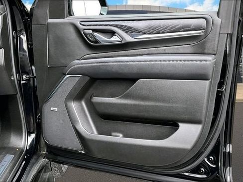 Used 2024 GMC Yukon XL Denali AWD/4WD image 19
