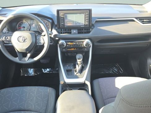 Used 2020 Toyota RAV4 XLE FWD image 11