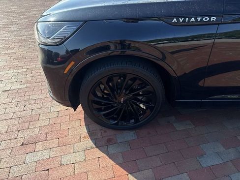 Used 2025 Lincoln Aviator Reserve w/ Luxury Package RWD image 2