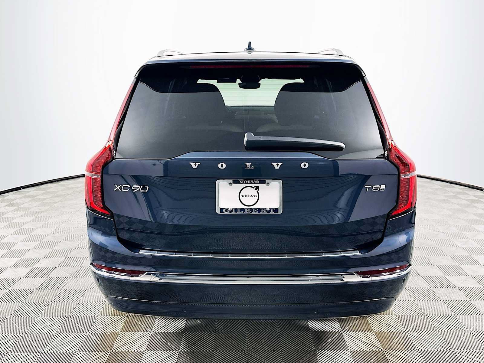 New 2026 Volvo XC90 T8 Plus w/ Protection Package Premier AWD/4WD image 6