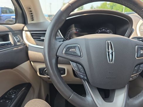 Used 2019 Lincoln MKC Reserve AWD/4WD image 27