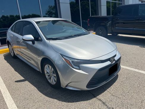Used 2026 Toyota Corolla LE w/ LE Premium Package FWD image 1