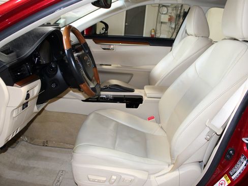 Used 2013 Lexus ES 300h w/ Luxury Pkg FWD image 23