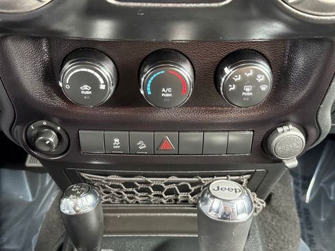 Used 2016 Jeep Wrangler Unlimited Sport w/ Quick Order Package 24S AWD/4WD image 30