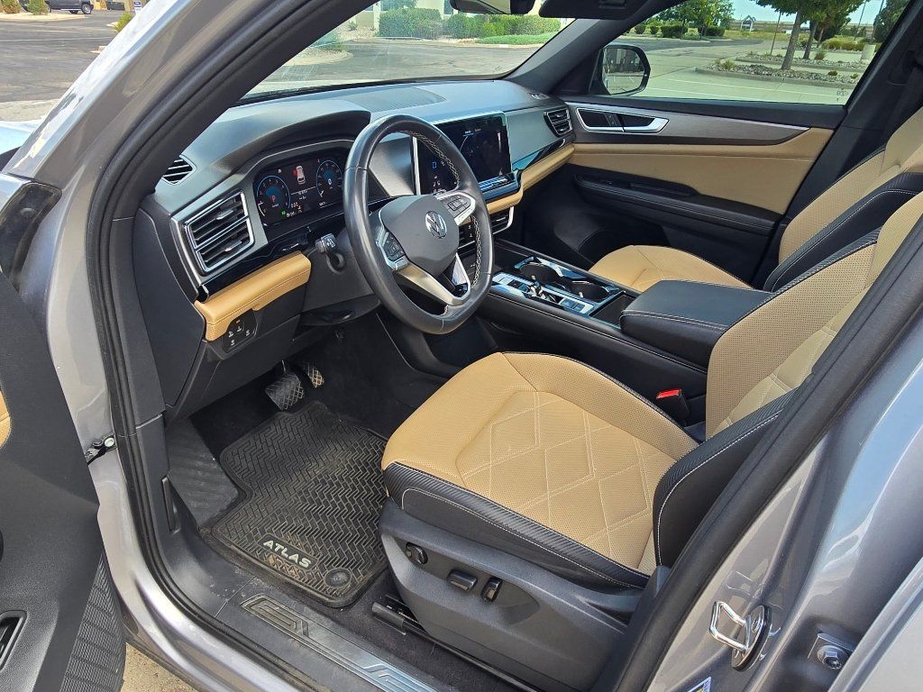 Used 2024 Volkswagen Atlas Cross Sport SE w/ Panoramic Sunroof Package AWD/4WD image 27