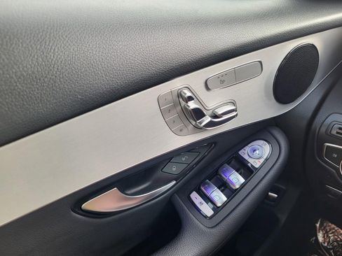 Used 2021 Mercedes-Benz GLC 300 image 25