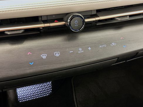 Used 2024 Nissan Ariya AWD image 24