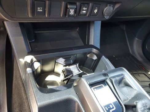 Used 2019 Toyota Tacoma TRD Off-Road AWD/4WD image 25