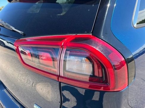 Used 2019 Kia Niro LX FWD image 12