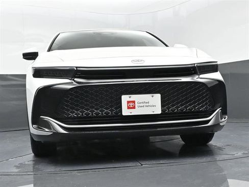 Certified 2023 Toyota Crown AWD/4WD image 28
