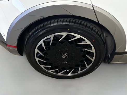 Used 2023 Hyundai Ioniq 5 Limited image 33