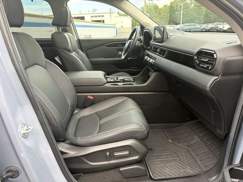 Used 2025 Honda Pilot Touring image 26