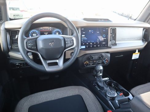 New 2025 Ford Bronco Big Bend image 2