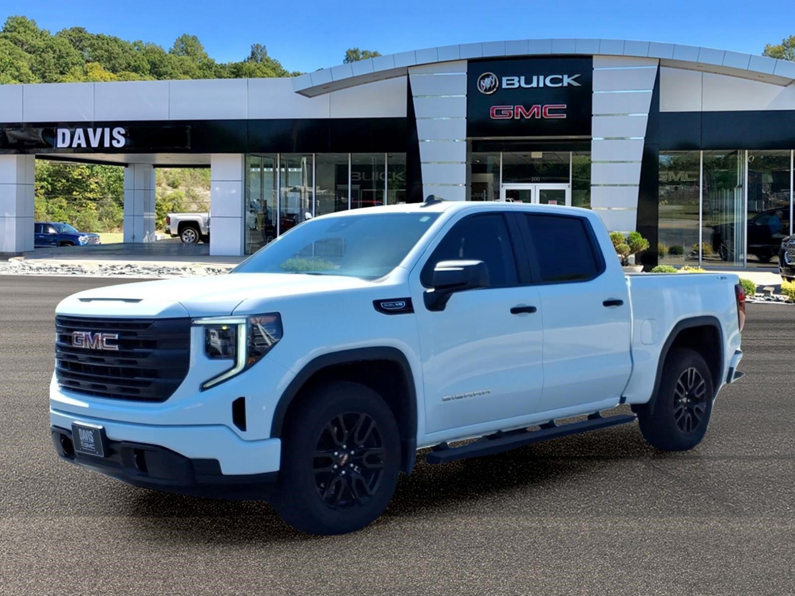 Used 2026 GMC Sierra 1500 Pro w/ Graphite Edition AWD/4WD image 3