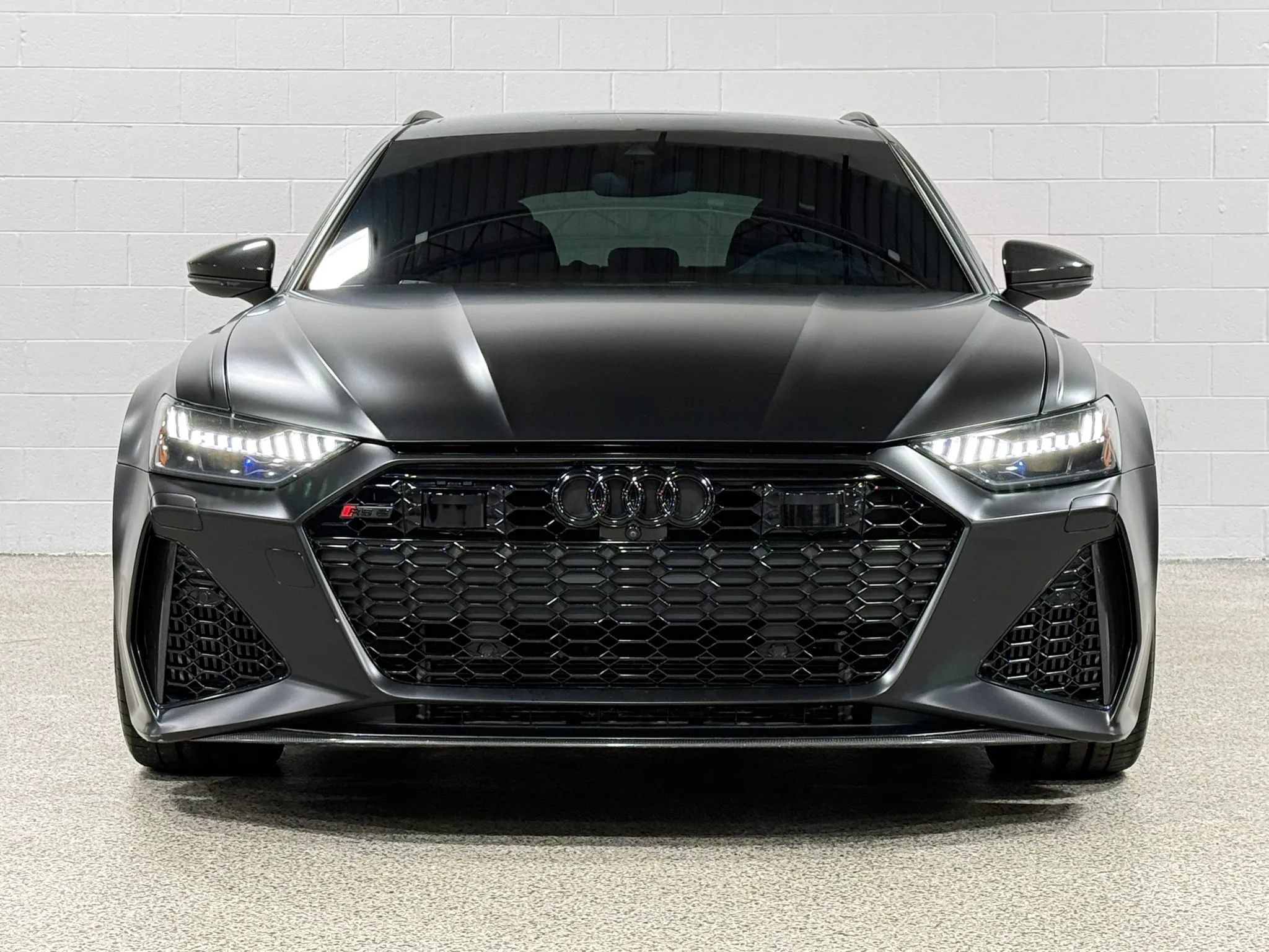 Used 2021 Audi RS 6 w/ Carbon Optic Package AWD/4WD image 3