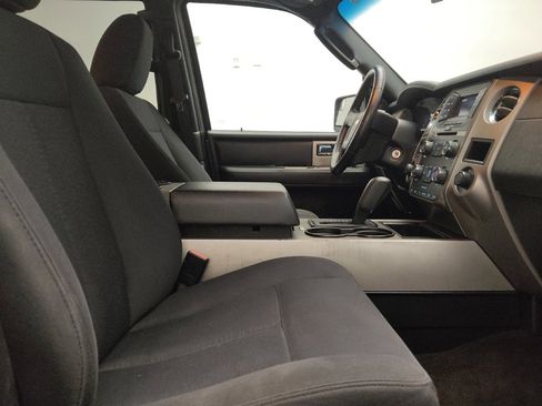 Used 2017 Ford Expedition XLT AWD/4WD image 21