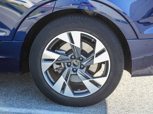 Used 2022 Audi e-tron Premium w/ Convenience Plus Package image 10