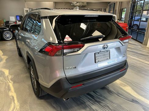 Used 2022 Toyota RAV4 XLE Premium AWD/4WD image 31