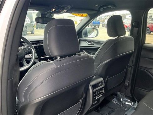 Used 2024 Jeep Grand Cherokee Laredo w/ Trailer Tow Package image 36