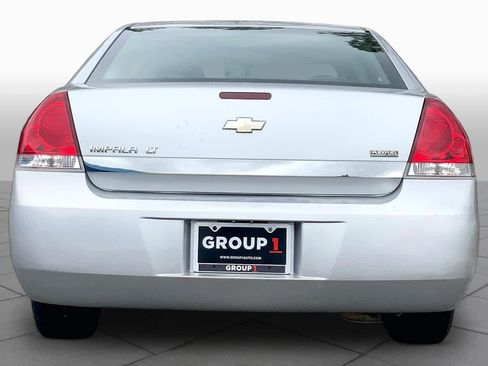 Used 2010 Chevrolet Impala LT FWD image 4