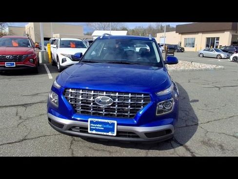 Certified 2022 Hyundai Venue SEL image 3